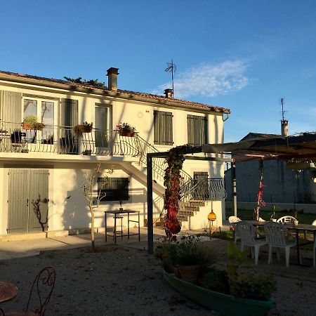 Chez Marinette Apartment Le Cailar Exterior photo